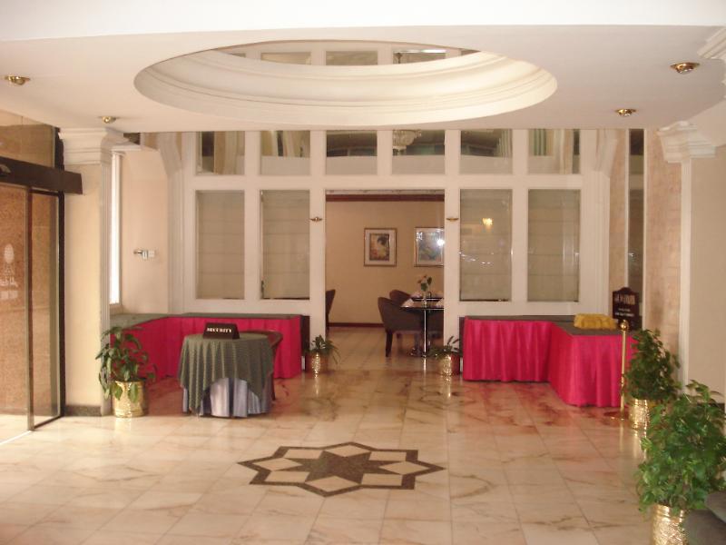 Atlas Hotel Manama Exterior photo