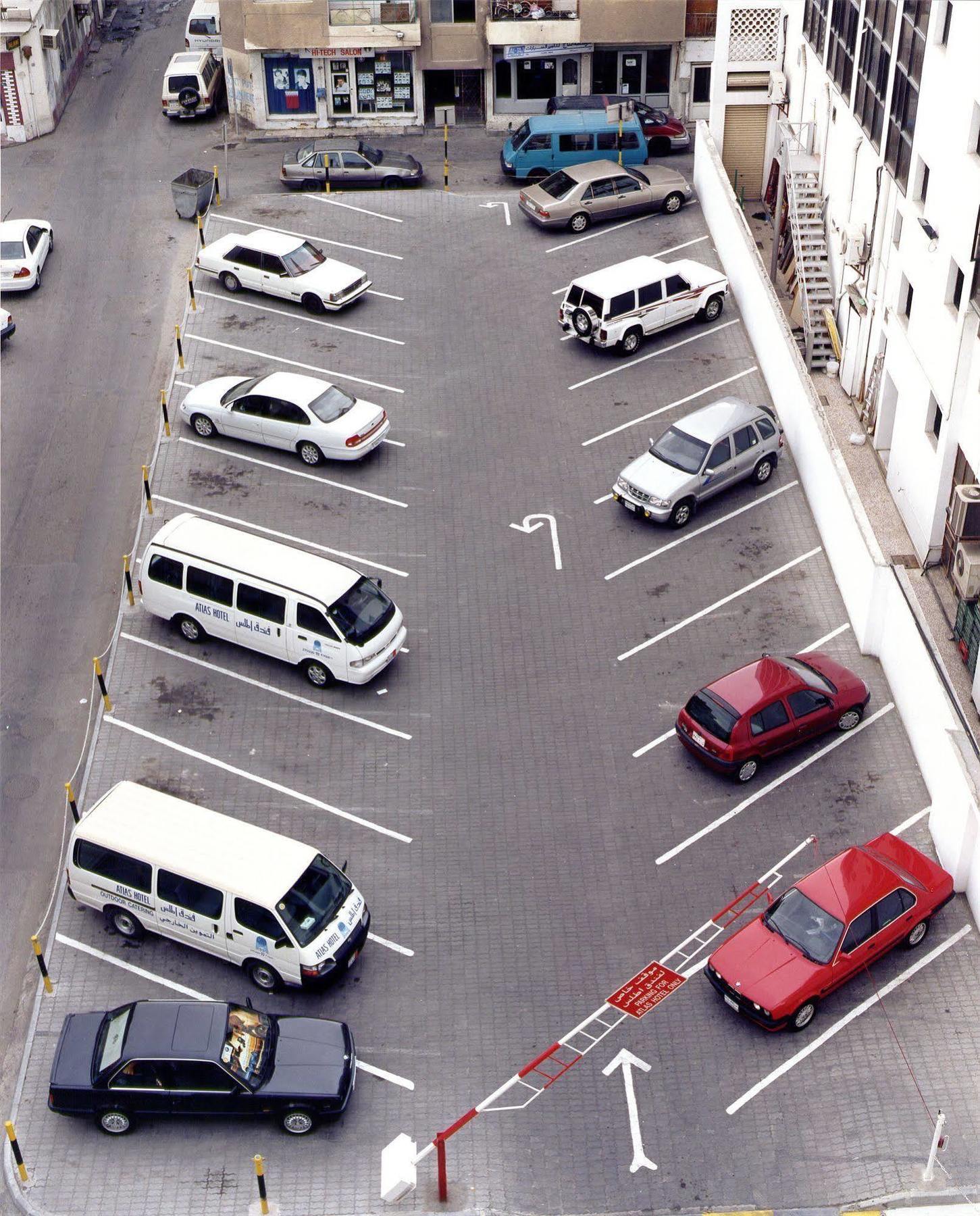 Atlas Hotel Manama Exterior photo