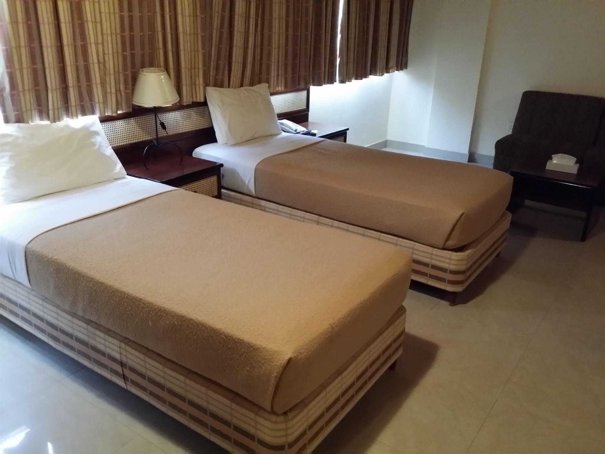 Atlas Hotel Manama Exterior photo